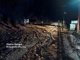 Στο έλεος της κακοκαιρίας Bora η Σιθωνία - Απεγκλωβίστηκε ζευγάρι ηλικιωμένων, πλημμύρες και κατολισθήσεις
