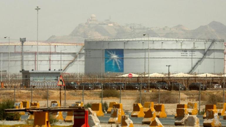 Διακόπηκε η λειτουργία ενός από τα μεγαλύτερα διυλιστήρια της Σαουδικής Αραβίας ύστερα από πλήγμα drone