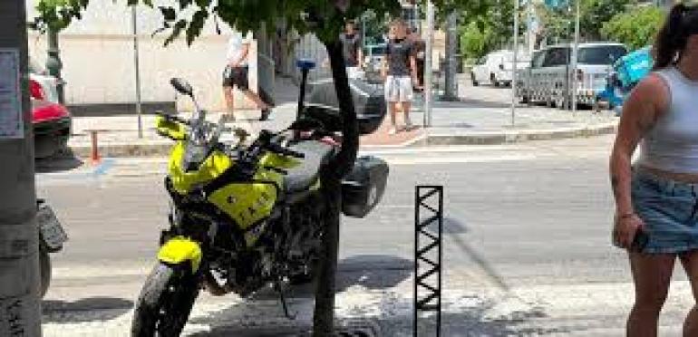 Θεσσαλονίκη: Αυτοκίνητο συγκρούστηκε με μοτοσικλετιστή στην Τσιμισκή