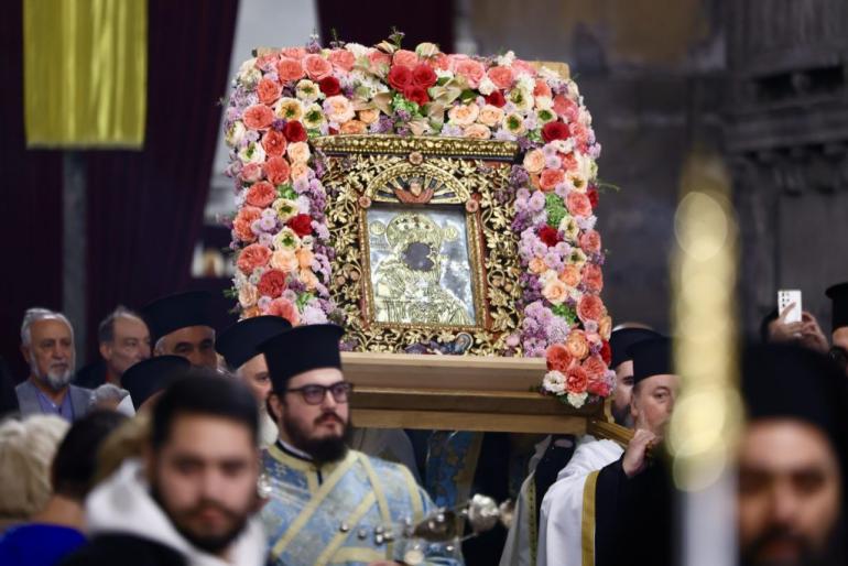 Θεσσαλονίκη: Ποιοι δρόμοι κλείνουν σήμερα στο κέντρο για τη λιτάνευση των Ιερών Εικόνων του Αγίου Δημητρίου και της Παναγίας “Χοζοβιώτισσας”