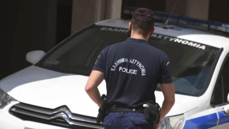 Έκανε στριπτίζ σε κοινή θέα στο κέντρο της Λάρισας