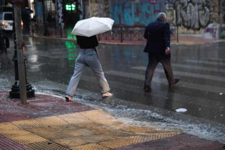 Έκτακτο δελτίο για επικίνδυνα καιρικά φαινόμενα – Κόκκινη προειδοποίηση για Θεσσαλονίκη, Χαλκιδική, Πιερία και Ημαθία