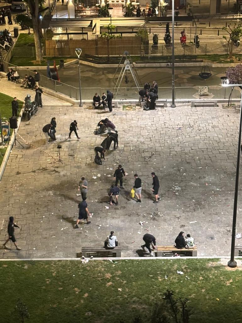 ΠΑΟΚ: Καθάρισαν την πλατεία Ναυαρίνου αφού είδαν τον αγώνα