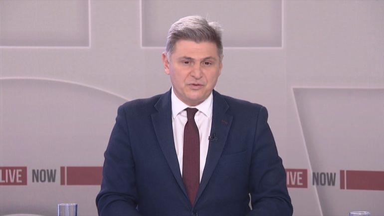 Νικόλας Φαραντούρης: Διεγράφη από τον ΣΥΡΙΖΑ μετά τις δηλώσεις για το κόμμα Καρυστιανού