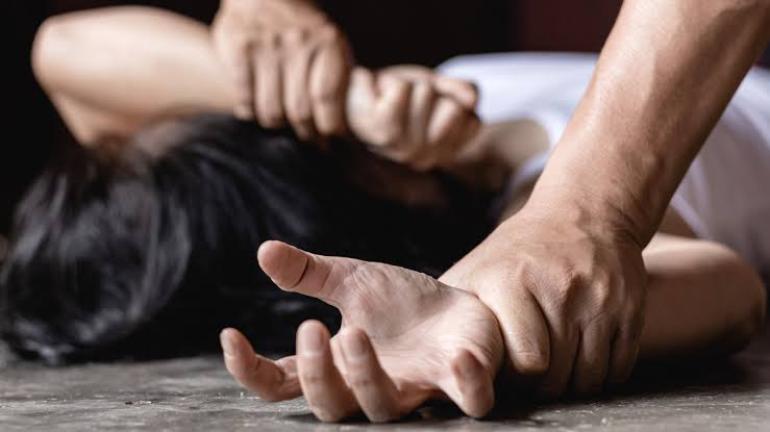«Πότε είναι η σειρά μου»: Νέα σοκαριστική καταγγελία για βιασμό σε πάρτι φοιτητικής αδελφότητας στις ΗΠΑ