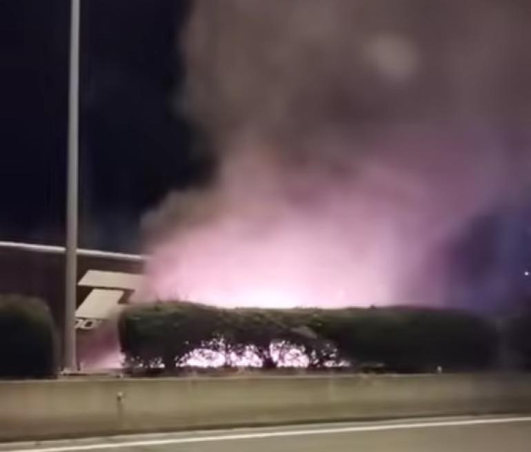 Νταλίκα φορτωμένη με καρπούζια τυλίχθηκε στις φλόγες στην Ιόνια Οδό