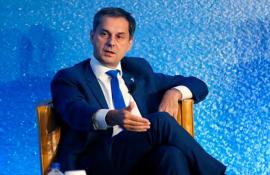 Εμπρηστική επίθεση στο γραφείο του Χάρη Θεοχάρη: «Μια ακόμα φασιστική ενέργεια των θρασύδειλων τραμπούκων»