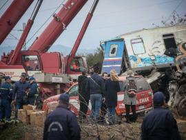 Συγγενείς θυμάτων της τραγωδίας στα Τέμπη: Εγκληματική η προσπάθεια κάθε υπουργού να διώξει την ευθύνη από πάνω του