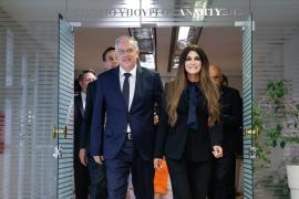 Συνάντηση Θεοδωρικάκου με Γκίλφοϊλ - Το λιμάνι της Ελευσίνας εναλλακτική για Πειραιά και Cosco