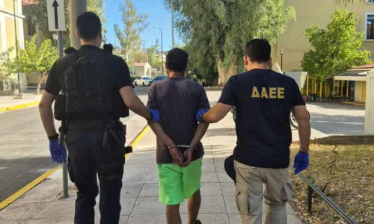 Αιγάλεω: Μέλος του ISIS δήλωνε ο 32χρονος που επιτέθηκε σε ανήλικες – “Δέχτηκα εντολές από άλλο μέλος, για κάθε εμπρησμό μου έδιναν 100 ευρώ”