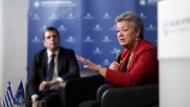 Ι. Γιόχανσον: «Αξιοσημείωτη η πρόοδος της Ελλάδας στο μεταναστευτικό» - Δ. Καιρίδης: «Το μεταναστευτικό μπορεί να μας ενώσει»