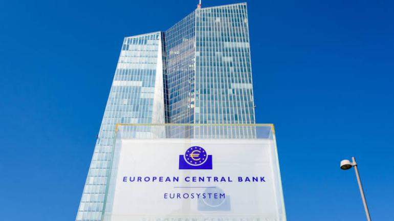 ΕΚΤ: Αμετάβλητα στο 2,5% τα επιτόκια – Ανοικτός ο δρόμος για νέα αύξηση τον Δεκέμβριο