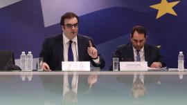 Η εξειδίκευση των μέτρων στήριξης ύψους 300 εκατ. ευρώ: Fuel pass, επιδότηση σε diesel κίνησης και ακτοπλοϊκά για Απρίλιο και Μάιο