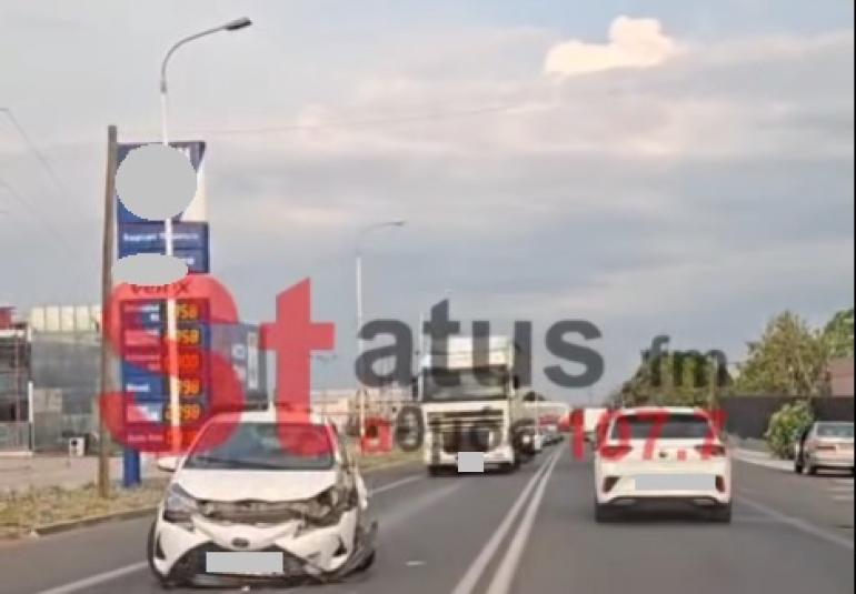 Θεσσαλονίκη: Καραμπόλα 5 οχημάτων - Κλήθηκε Πυροσβεστική για απεγκλωβισμό (BINTEO)