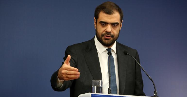 Δείτε live την ενημέρωση των πολιτικών συντακτών από τον Παύλο Μαρινάκη