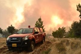 Οι δασικές πυρκαγιές στην Ελλάδα: Οι εκτάσεις, τα αίτια κι ο ρόλος των καλωδίων ρεύματος