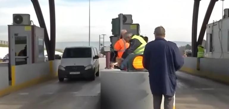 Θεσσαλονίκη: Δεν σηκώθηκαν οι μπάρες στα διόδια Ωραιοκάστρου μετά την προειδοποίηση της ΕΛΑΣ ότι θα μεταβεί εισαγγελέας