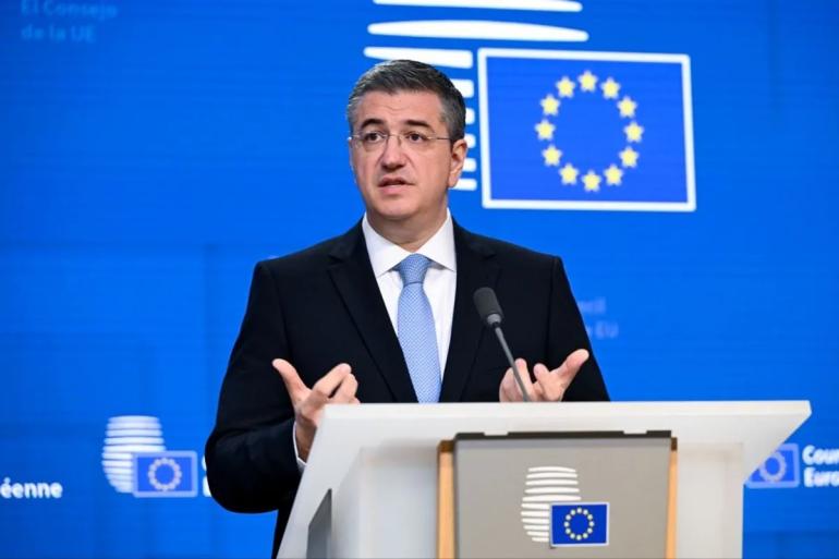 Ο Τζιτζικώστας παρέδωσε επιταγή για τα σιδηροδρομικά-οδικά έργα Αλεξανδρούπολης-Πυθίου