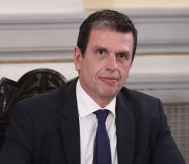 Δ. Καιρίδης στον Status: Η τροπολογία αφορά σε μετανάστες που ήρθαν αρχικά νόμιμα στη χώρα, όχι σε παράνομους νεοεισερχόμενους