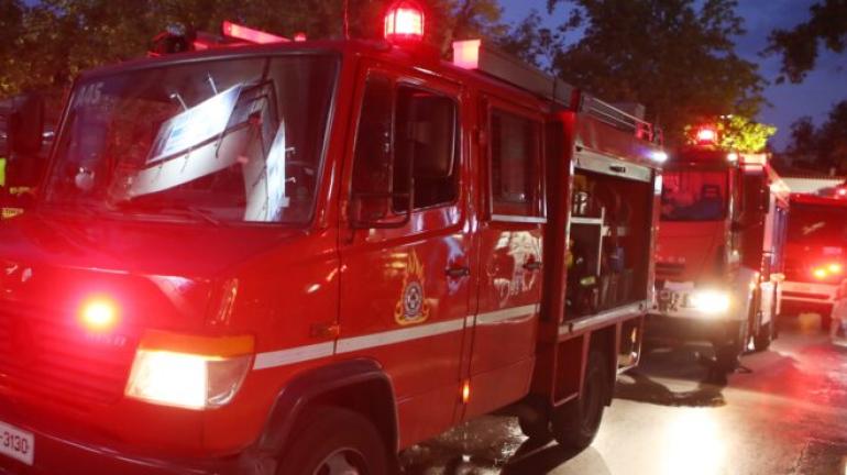 Θεσσαλονίκη: Υπό πλήρη έλεγχο η πυρκαγιά σε επιχείρηση στη Σίνδο