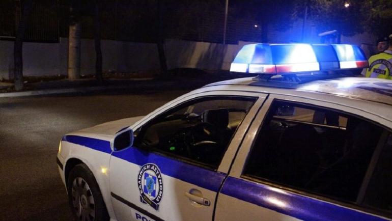 Ηράκλειο: Άνδρας ταμπουρώθηκε σε διαμέρισμα το βράδυ του Μ. Σαββάτου – Απειλούσε να πέσει και πετούσε αντικείμενα
