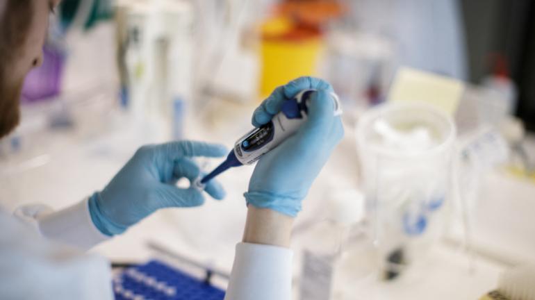 Ολλανδία: Δότες σπέρματος έχουν αποκτήσει 75 παιδιά ο καθένας – Μεγάλος κίνδυνος αιμομιξίας