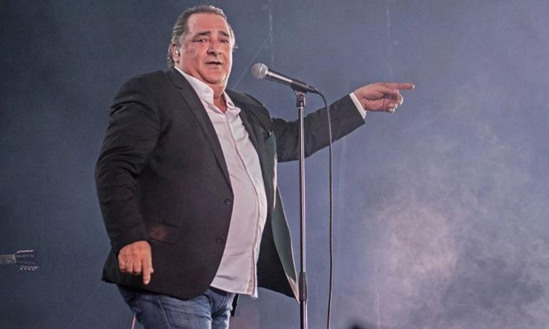 Ο Βασίλης Καρράς έκανε τηλεφωνική παρέμβαση στο Fame Story: «Είμαι εδώ»