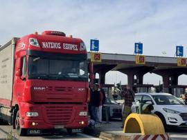 Θεσσαλονίκη: Οι αγρότες των Μαλγάρων μοίρασαν ρύζι και ζήτησαν τη στήριξη των οδηγών