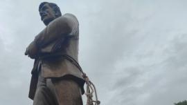 Θεσσαλονίκη: Άγνωστοι επιχείρησαν να κλέψουν το μπρούτζινο άγαλμα του Νίκου Καπετανίδη