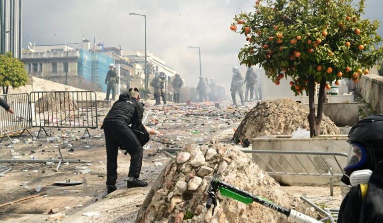 Οι κουκουλοφόροι προκάλεσαν ζημιές στον αρχαιολογικό χώρο του Ολυμπίου Διός και στα Λουλουδάδικα