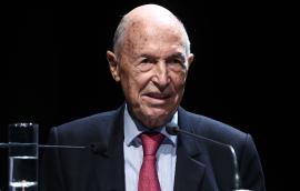 Κώστας Σημίτης: Ο Πρωθυπουργός που έβαλε την Ελλάδα στην ΟΝΕ και στο ευρώ