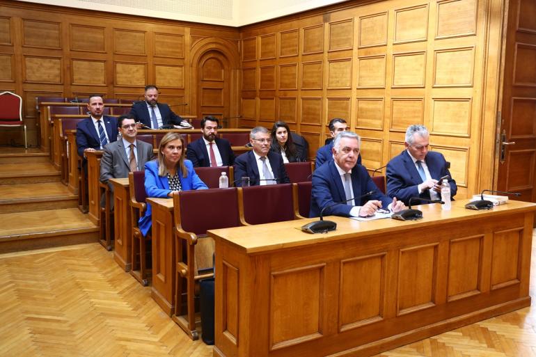 ΟΠΕΚΕΠΕ – Βουλή: Υπομνήματα έστειλαν 9 βουλευτές για την άρση ασυλίας – Παρόντες Τσιάρας και Μηταράκης