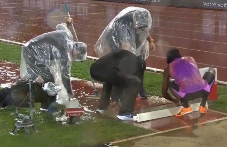 Παρωδία το μήκος στο Diamond League λόγω καταρρακτώδους βροχής, αποσύρθηκε ο Τεντόγλου