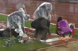 Παρωδία το μήκος στο Diamond League λόγω καταρρακτώδους βροχής, αποσύρθηκε ο Τεντόγλου