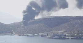 Μάχη σε έξι πύρινα μέτωπα: Μπαράζ 112 για εκκενώσεις σε Σαλαμίνα, Κερατέα και Βοιωτία