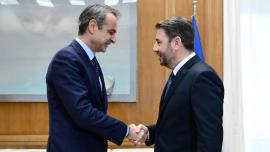 Σε εξέλιξη η συνάντηση Μητσοτάκη-Ανδρουλάκη - «Θέλω να έχουμε ανοιχτό δίαυλο επικοινωνίας» είπε ο πρωθυπουργός