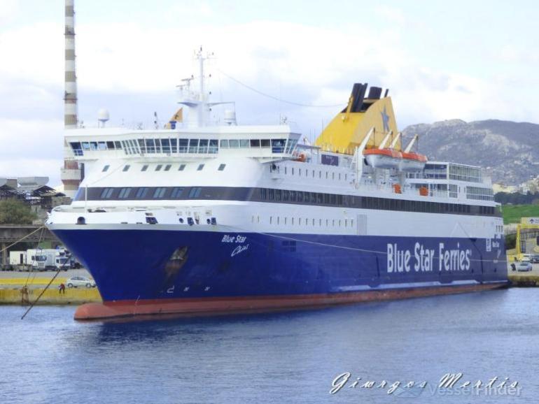 Τραγωδία στο Blue Star Χίος: Νεκρός 20χρονος ναυτικός από συρόμενη πόρτα στο γκαράζ του πλοίου