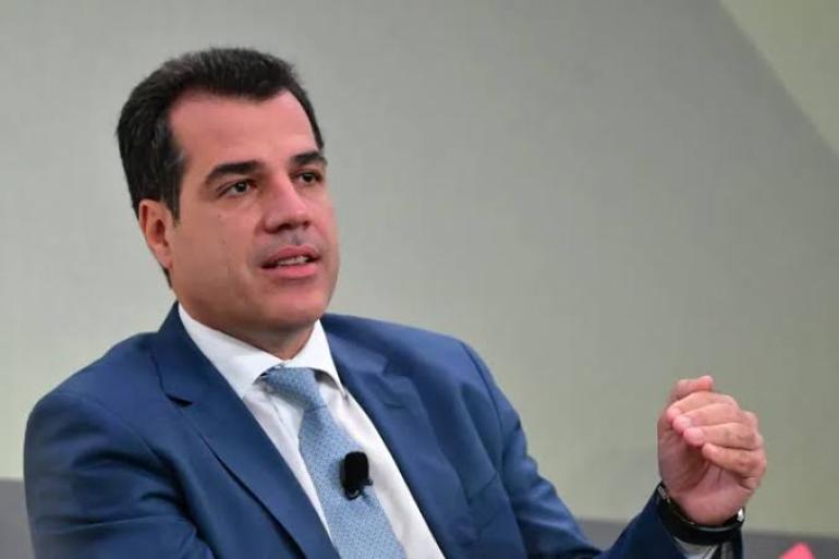 Απάντηση Πλεύρη σε Τσίπρα: Μόνο το 2015 εισήλθαν από Τουρκία στα νησιά 890.000 μετανάστες