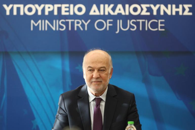 Αλλαγές στο Ποινικό Δίκαιο: Οι σημαντικότερες διατάξεις για ενδοικογενειακή βία, βιασμούς, εμπρησμούς και κοινωφελή εργασία