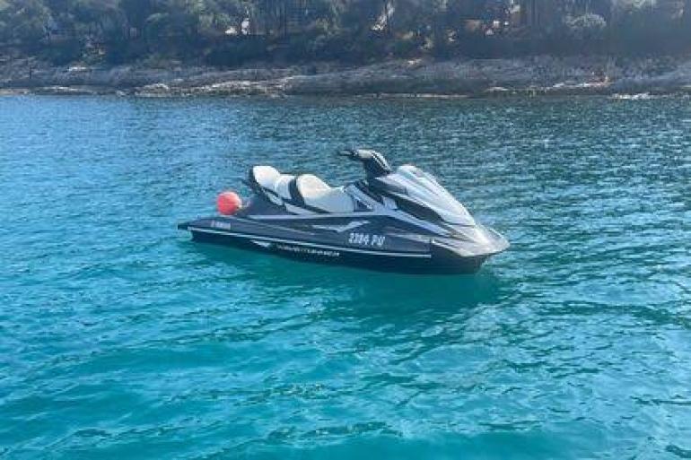 Χαλκιδική: Σοβαρός τραυματισμός 36χρονης σε jet ski στον Γλαρόκαβο - Χειροπέδες στον υπεύθυνο της επιχείρησης