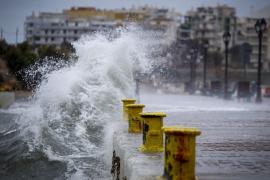 Λιμενικός ανασύρθηκε χωρίς τις αισθήσεις του από τη θάλασσα στο Παράλιο Άστρος