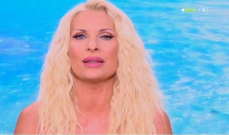 Τέλος εποχής για την Ελένη Μενεγάκη: “Σβήνω το λαμπάκι μου και δεν θα ξαναμπώ”