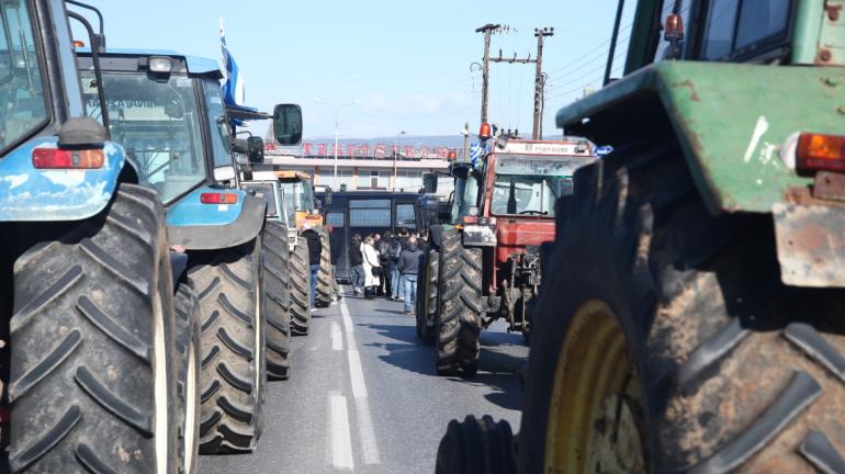 Αγρότες-Νίκαια: Συλλαλητήριο στην Αθήνα την άλλη εβδομάδα και κλιμάκωση στα μπλόκα