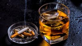 Με ταυτότητα το αλκοόλ σε σούπερ μάρκετ και περίπτερα - Αυστηρότερες ποινές για όσους το χορηγούν σε ανήλικους