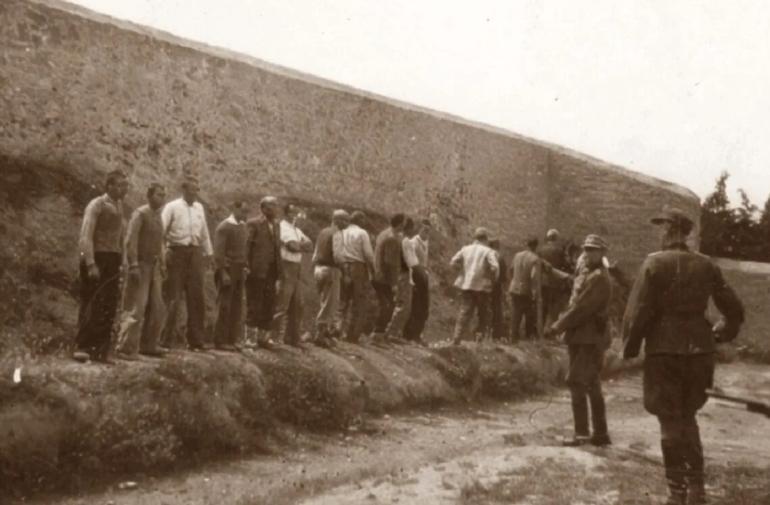 Στα 100.000 ευρώ το τίμημα για τα ιστορικά φωτογραφικά τεκμήρια εγκλημάτων πολέμου των Ναζί στην Ελλάδα