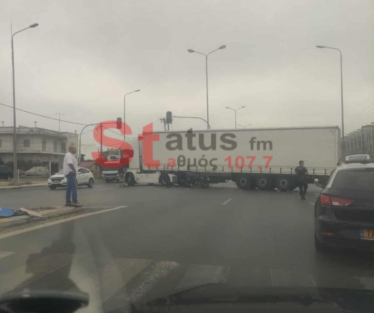 ΤΩΡΑ! Τροχαίο στη Γεωργικής Σχολής