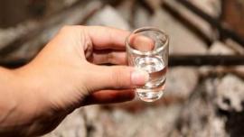 Αμαλιάδα: Παρέμβαση εισαγγελέα για τον 12χρονο που κατέληξε στο νοσοκομείο μετά από challenge - Ήπιε μισό λίτρο τσίπουρο