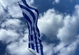 Ηράκλειο: Ύψωσαν ελληνική σημαία 1,5 στρέμμα