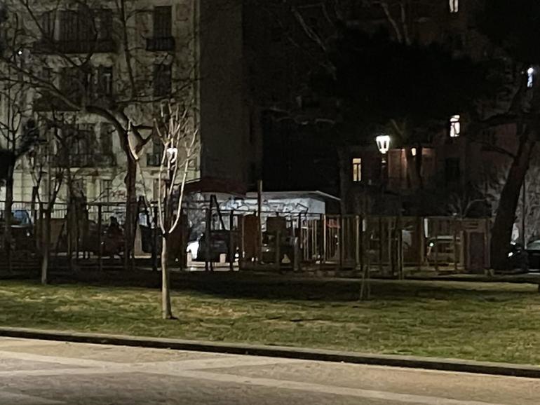 Στα σκοτάδια η παιδική χαρά στην πλατεία Αρχαίας Αγοράς