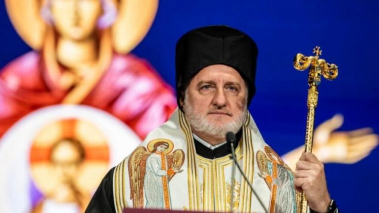 Αντιδράσεις για τα έξοδα για τα ταξίδια του Ελπιδοφόρου ξεπέρασαν το 1 εκ.